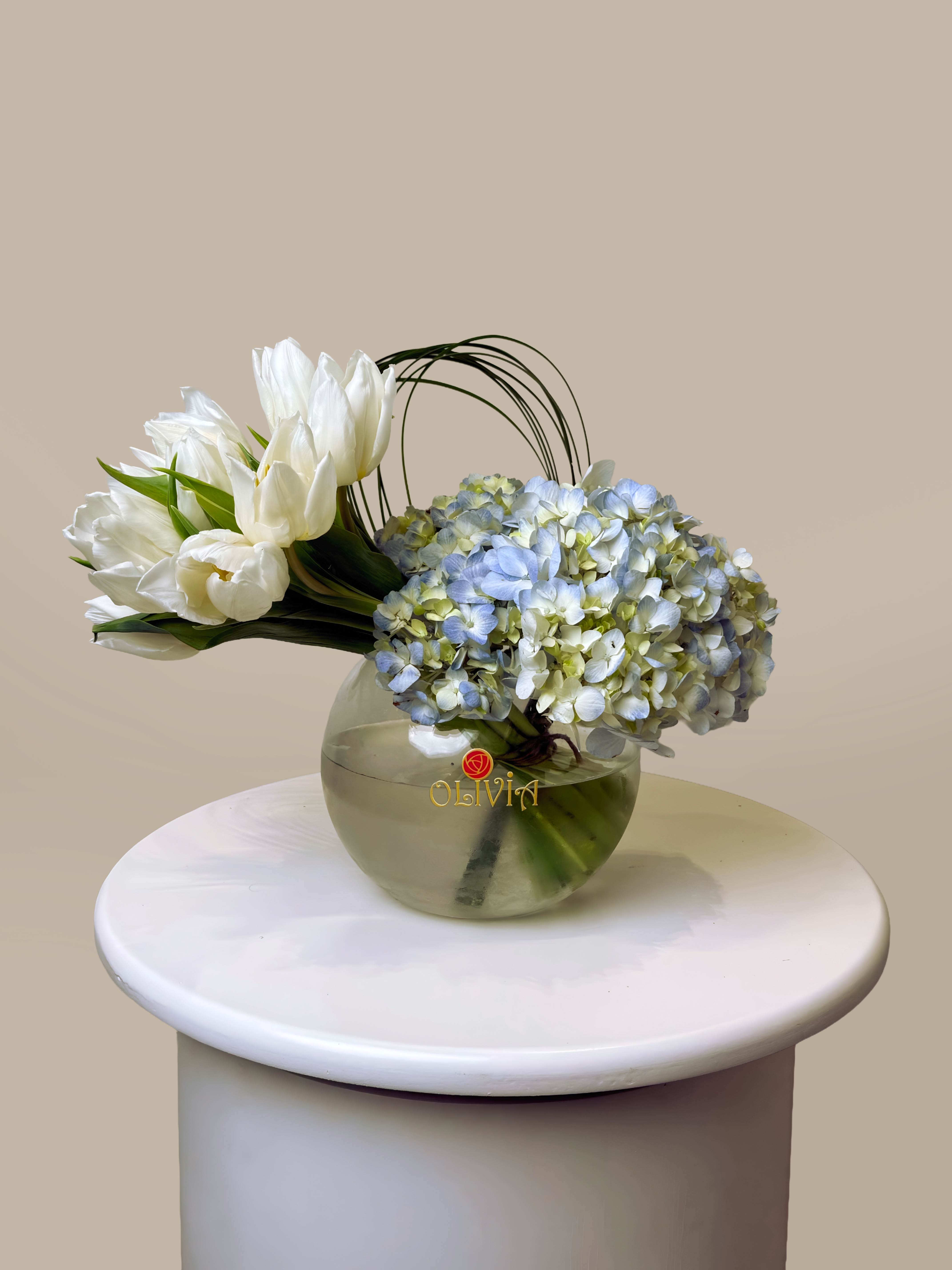 HYDRENGA LIGHT BLUE WITH ELGENT TULIPS