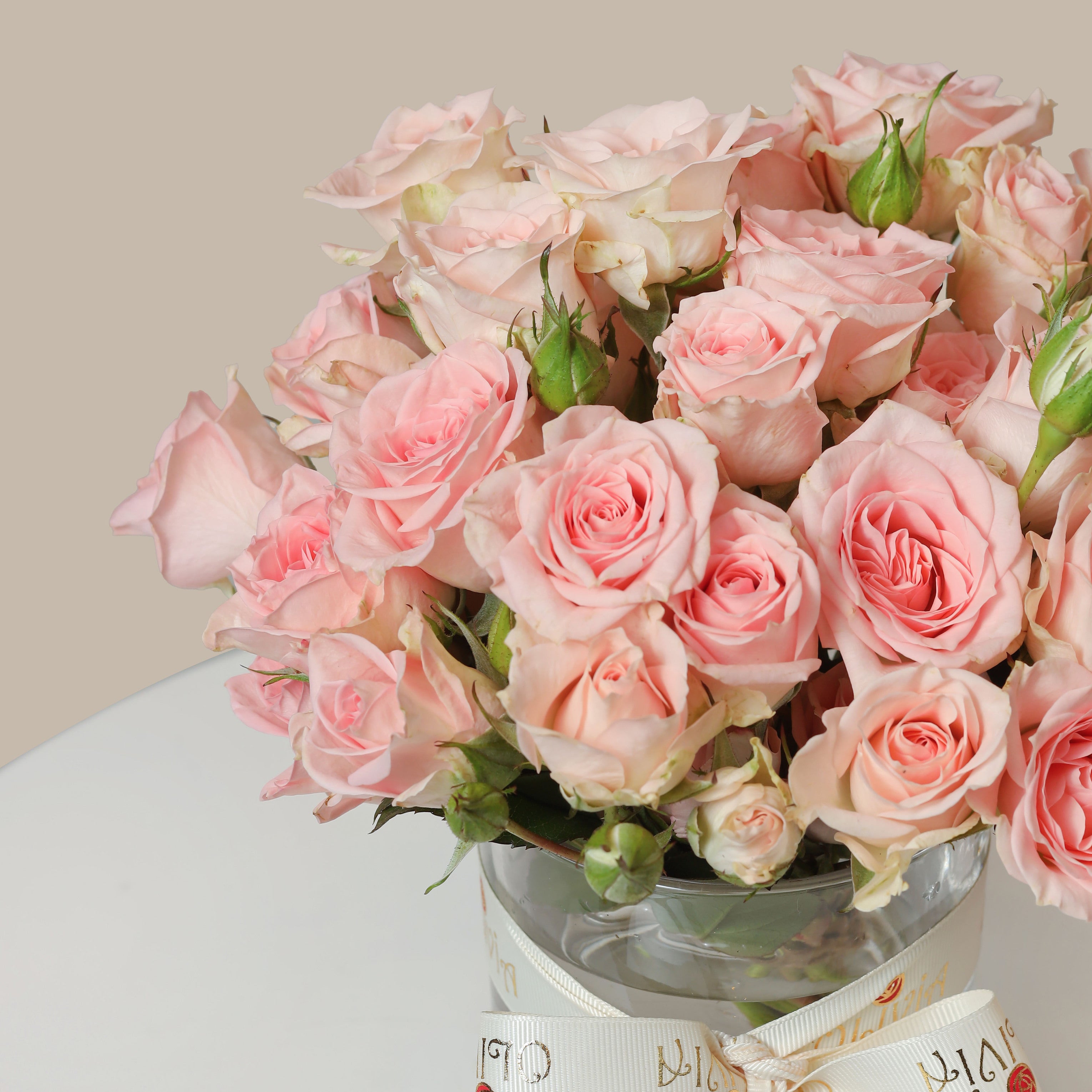 Vase Baby Roses